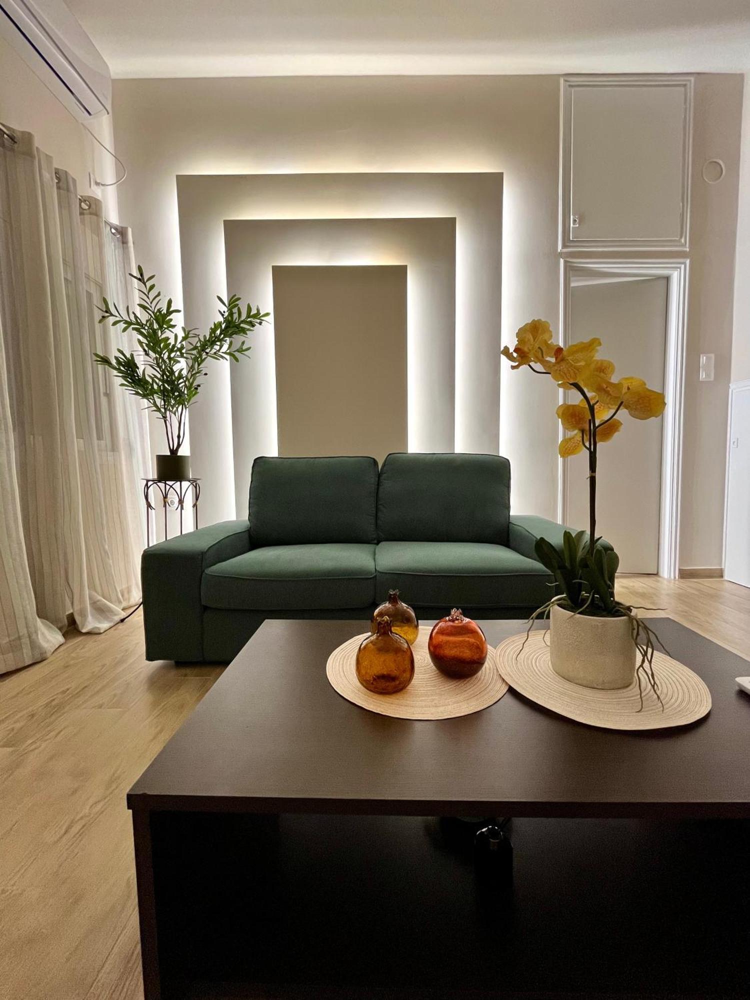 Emerald Luxury Apartments - Ath Airport สปาตา ภายนอก รูปภาพ